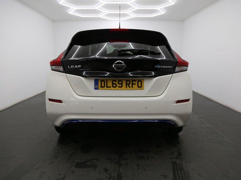 Nissan LEAF 40kWh N-Connecta Auto 5dr 6