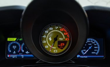 Ferrari F8 SPIDER 24