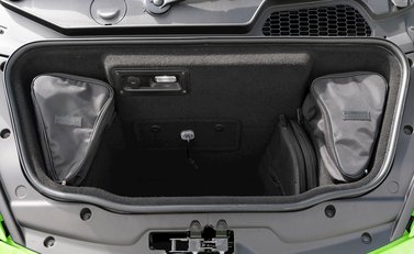 Lamborghini Huracan Spyder LP640-4 Performante 28