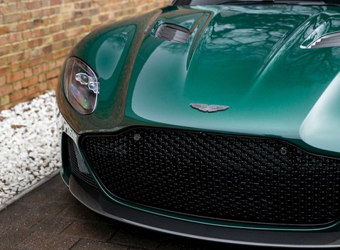 Aston Martin DBS Superleggera 19