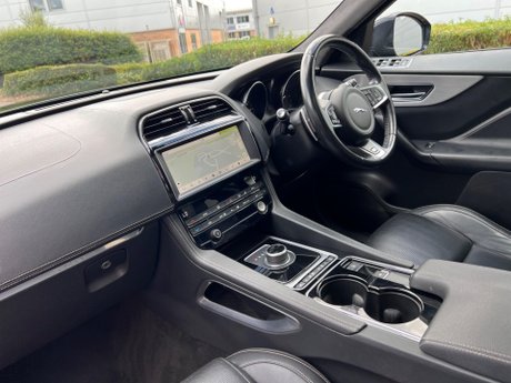 Jaguar F-Pace 2.0 D240 R-Sport Auto AWD Euro 6 (s/s) 5dr 30