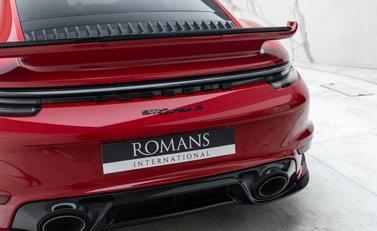 Porsche 911 Turbo S (992) Lightweight 39