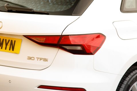 Audi A3 SPORTBACK TFSI TECHNIK MHEV 9