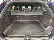 Volvo XC60 2.0 D4 R-Design Pro SUV 5dr Diesel Auto AWD Euro 6 (s/s) (190 ps) 37