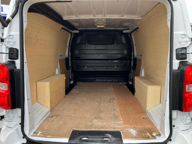 Citroen Dispatch DISPATCH XL DIESEL 1.5 Blue HDi 120ps Van Driver 12