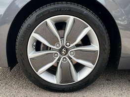Hyundai IONIQ 1.6 IONIQ Premium SE FHEV Semi-Auto 5dr 12