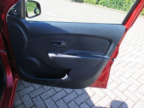 Dacia Sandero 1.0 SCe Ambiance Euro 6 5dr 36