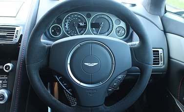 Aston Martin V12 Vantage 11