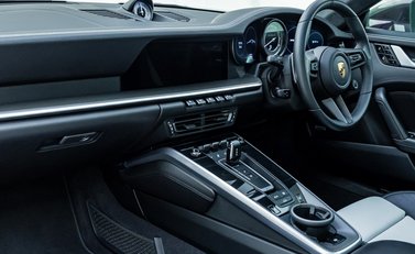 Porsche 911 Turbo S 22