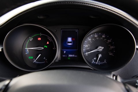 Toyota C-HR DESIGN 15