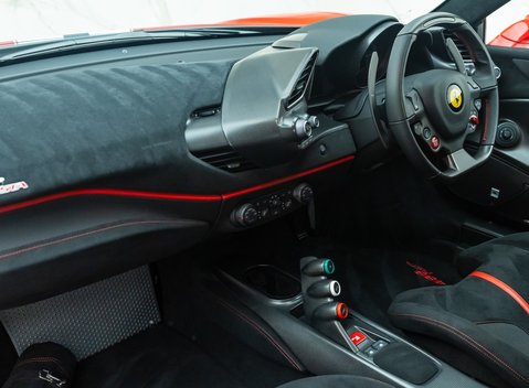 Ferrari 488 Pista 17
