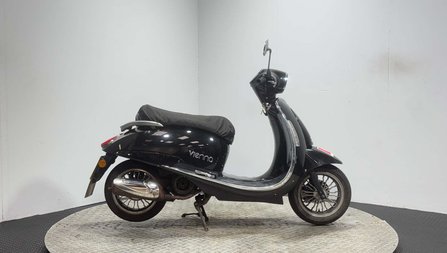 Lexmoto Vienna 2021 11K RUNNING PROJECT SCOOTER SPARES OR REPAIR 125CC CUSTOM BIKE