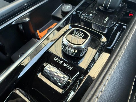 Volvo V90 2.0 B5 MHEV R-Design Auto Euro 6 (s/s) 5dr 44
