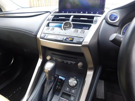 Lexus NX 300h PREMIUM CVT AUTOMATIC 5dr 15