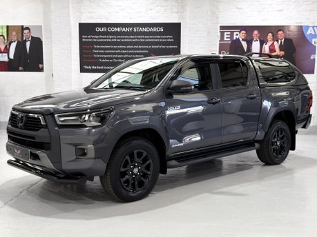 Toyota Hilux INVINCIBLE X 4WD