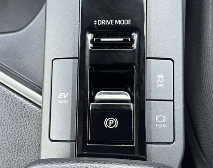 Toyota C-HR 1.8 C-HR Design HEV CVT 5dr 49