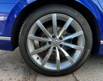 Volkswagen Passat 1.5 Passat R-Line TSi Evo 5dr 14