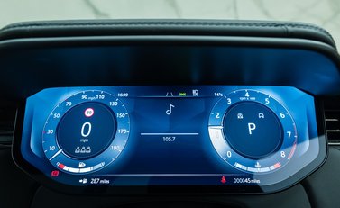 Land Rover Range Rover Sport P635 SV EDITION ONE 26