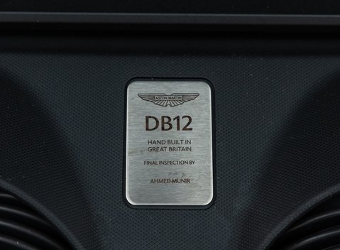 Aston Martin DB12 V8 36