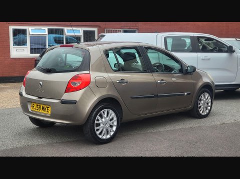 Renault Clio DYNAMIQUE 16V 9