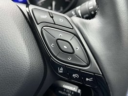 Toyota C-HR 1.8 C-HR-Dynamic HEV CVT 5dr 57