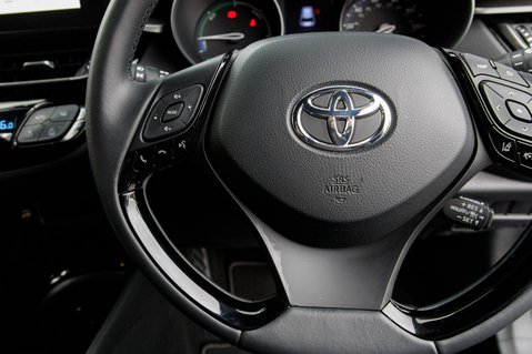 Toyota C-HR DESIGN 18