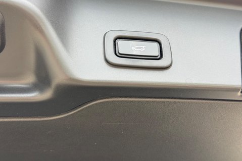 Land Rover Range Rover Evoque R-DYNAMIC HSE MHEV - 360 DEGREE CAMERAS -20 INCH ALLOYS - APPLE CARPLAY 64
