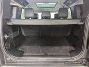 Land Rover Defender 2.0 Defender SE Auto 4WD 5dr 3