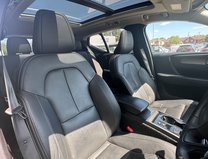 Volvo XC40 2.0 T5 Inscription Pro SUV 5dr Petrol Auto AWD Euro 6 (s/s) (247 ps) 12
