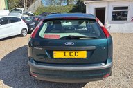 Ford Focus LX 16V.. CREAM UPHOLSTERY.. IDEAL FAMILY CAR.. NEW MOT 12