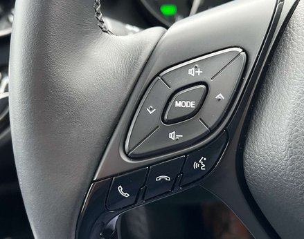 Toyota C-HR 1.8 C-HR-Dynamic HEV CVT 5dr 56