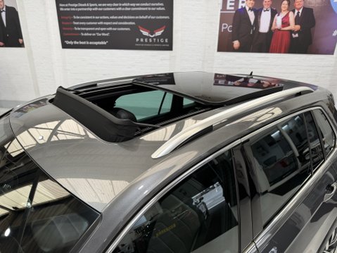 Volkswagen Tiguan 2.0 TSI R-Line Tech SUV 5dr Petrol DSG 4Motion Euro 6 (s/s) (230 ps) 17