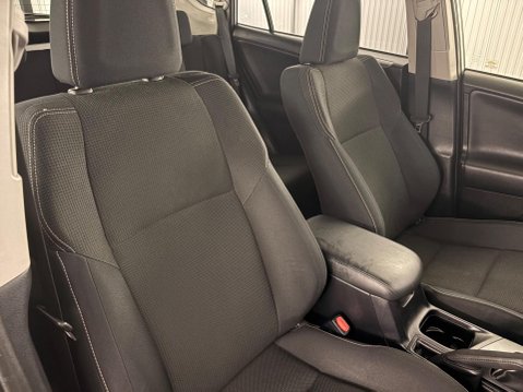 Toyota Rav4 2.0 D-4D Business Edition Euro 6 (s/s) 5dr 9