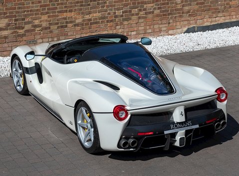Ferrari LaFerrari Aperta 13