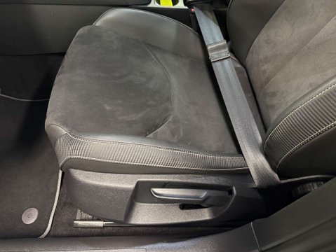 SEAT Leon 2.0 Leon Cupra 300 TSi Semi-Auto 5dr 38