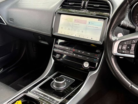Jaguar XE 2.0 XE R-Sport Auto 4dr 18