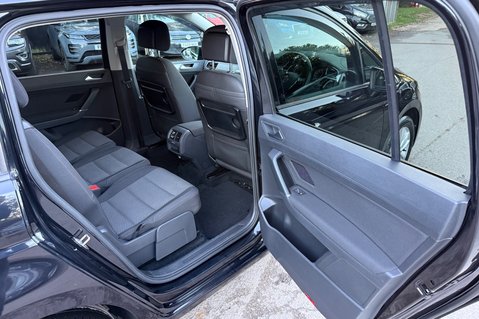 Volkswagen Touran SE TDI BMT -APPLE CAR PLAY-£35 ROAD TAX -9 SERVICES -PARK PILOT-240V SOCKET 33