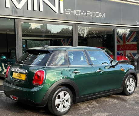 Mini Hatch Cooper 1.5 5 door + VISUAL BOOST + HEATED SEATS + REAR PDC 2