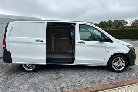 Mercedes-Benz Vito 114 Progressive L2 Panel Van - Air Con / Rear Camera 8