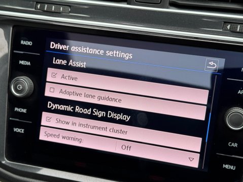 Volkswagen Tiguan 2.0 TDI R-Line Euro 6 (s/s) 5dr 29