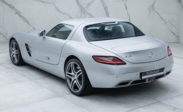 Mercedes-Benz SLS AMG 13