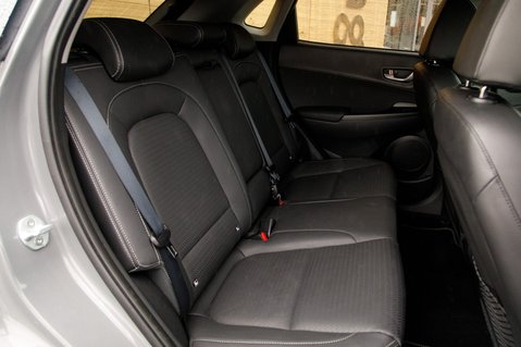 Hyundai KONA PREMIUM SE 41