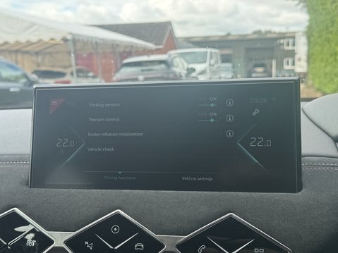 DS 3 E-TENSE 50kWh Performance Line + Crossback 5dr Electric Auto (136 ps) 23