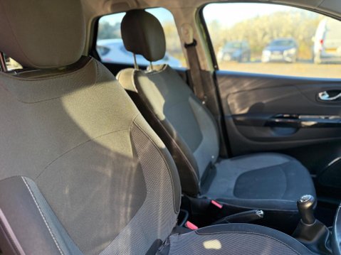 Renault Captur 1.5 dCi ENERGY Dynamique S Nav Euro 6 (s/s) 5dr 3