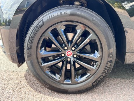 Jaguar F-Pace 2.0 D240 R-Sport Auto AWD Euro 6 (s/s) 5dr 52