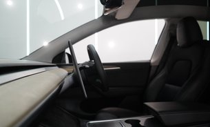 Tesla Model Y LONG RANGE AWD Comfort Suspension GROK AI Adaptive LEDs One Owner VAT Q 22