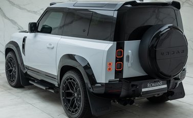 Land Rover Defender 90 V8 P525 URBAN 12