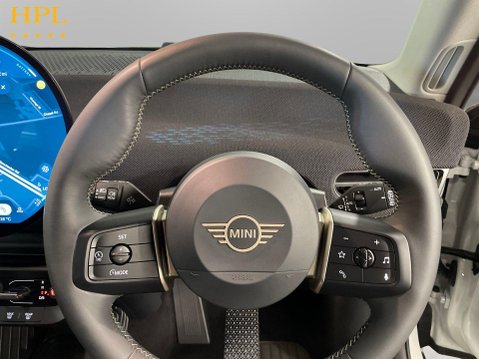 Mini Electric Cooper E 40.7kWh Classic Hatchback 3dr Electric Auto (184 ps) 13