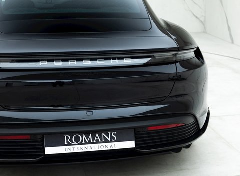 Porsche Taycan Turbo S 26