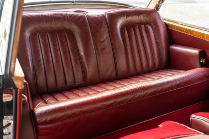 Bentley S2 Continental H.J. Mulliner 24